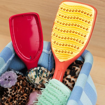 Brosse démêlante Agamy corail et picots jaunes en coffret turquoise – grande taille, tête lavable et technologie brevetée
